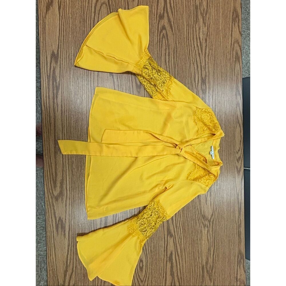 Women’s bell sleeve blouse